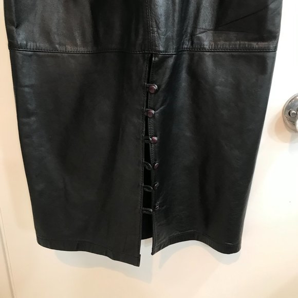 Verducci black leather skirt, size 6, midi - Picture 3 of 4